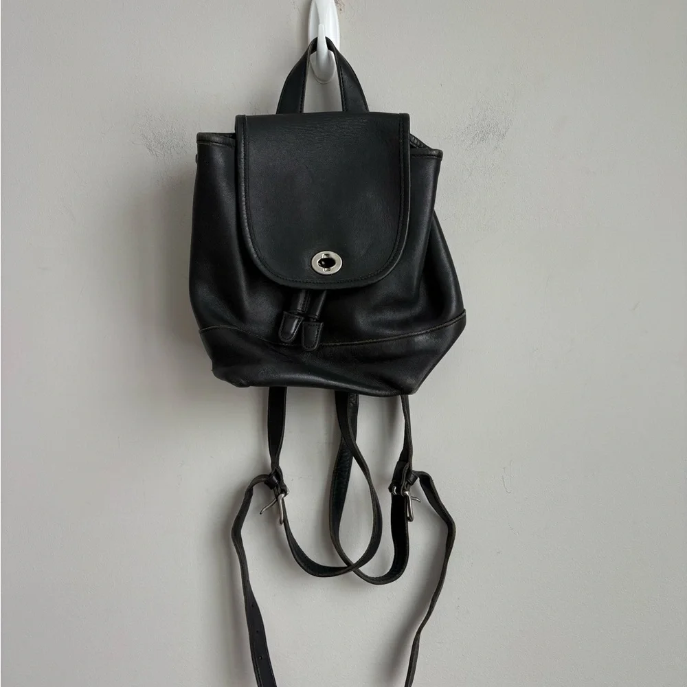 Coach Vintage Black Leather Mini Backpack Bag Turnlock Drawstring B0K-9960